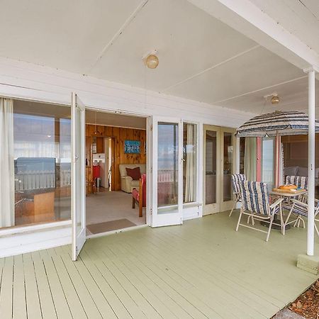 Lake Edge Cottage - Waitahanui Holiday Home ภายนอก รูปภาพ