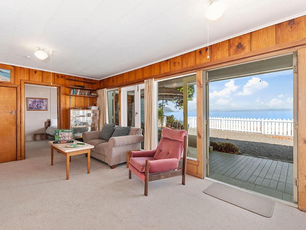 Lake Edge Cottage - Waitahanui Holiday Home ภายนอก รูปภาพ
