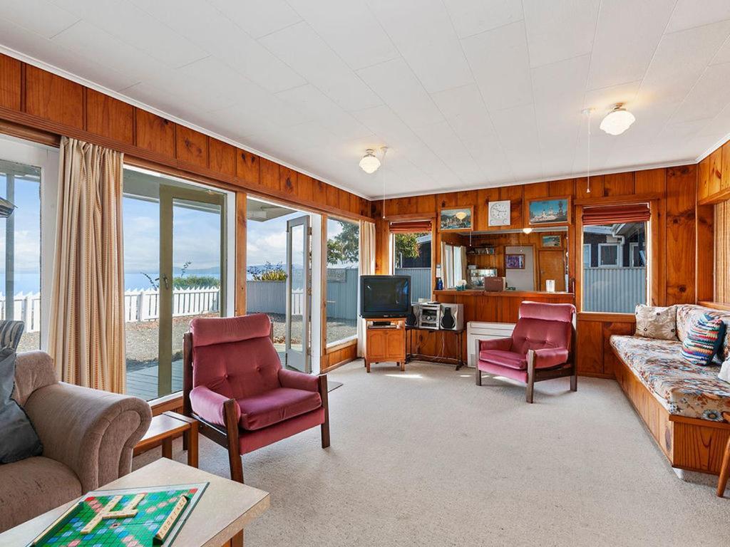 Lake Edge Cottage - Waitahanui Holiday Home ภายนอก รูปภาพ